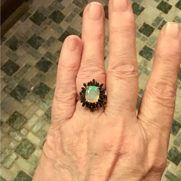 Ethiopian opal ring with black spinel baguette halo - Picture 5 of 6